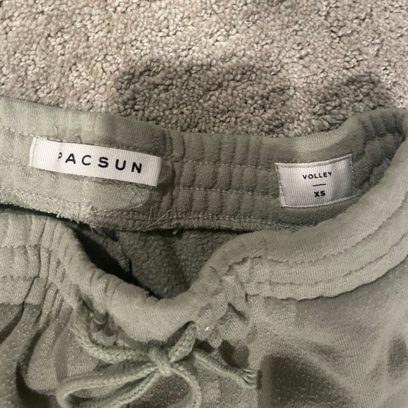 PacSun Men’s X-Small Volley Shorts - Picture 2 of 3